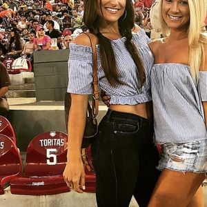 Striped crop w. Bow on back